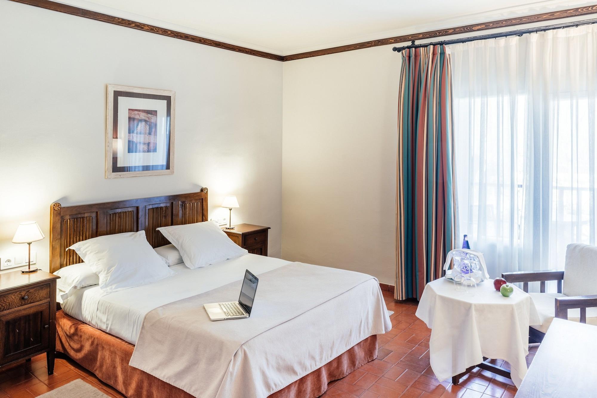 Parador De Manzanares Exterior photo
