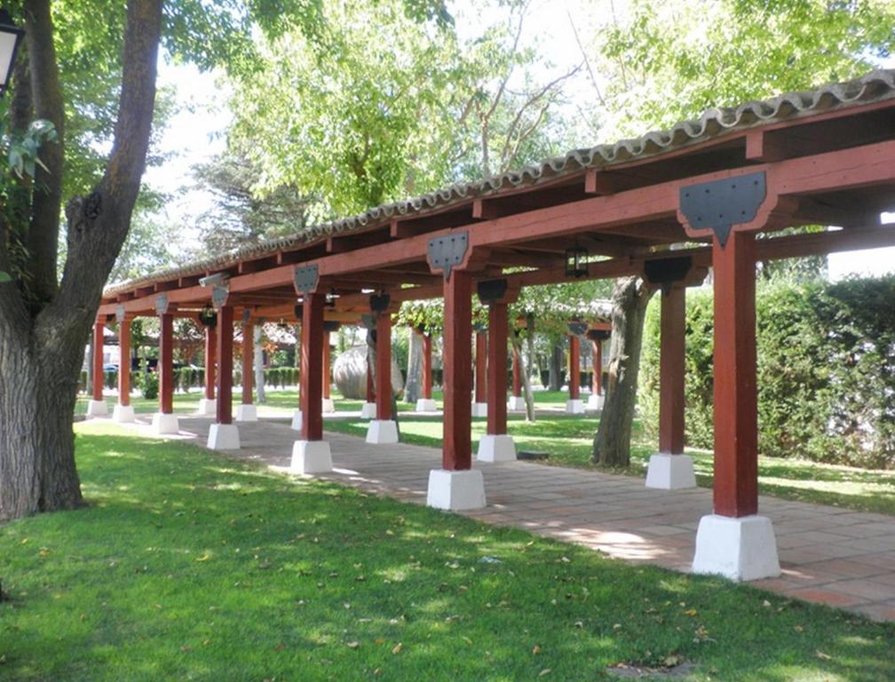 Parador De Manzanares Exterior photo