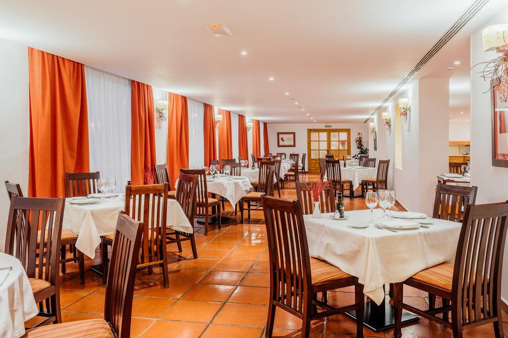 Parador De Manzanares Exterior photo