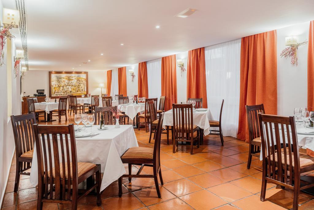 Parador De Manzanares Exterior photo